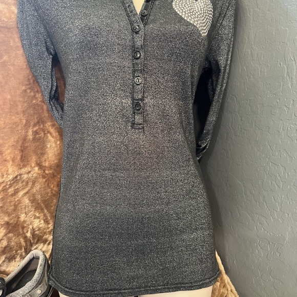 Guess Silvery Long Sleeve Top and Sneakers Set - Picture 8 of 9